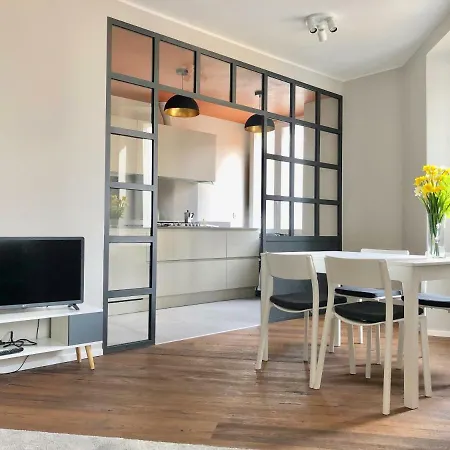 Triestevillas Barbacan, Exclusive - Hyper Central W/ Ac, 10 Guests Apartment *